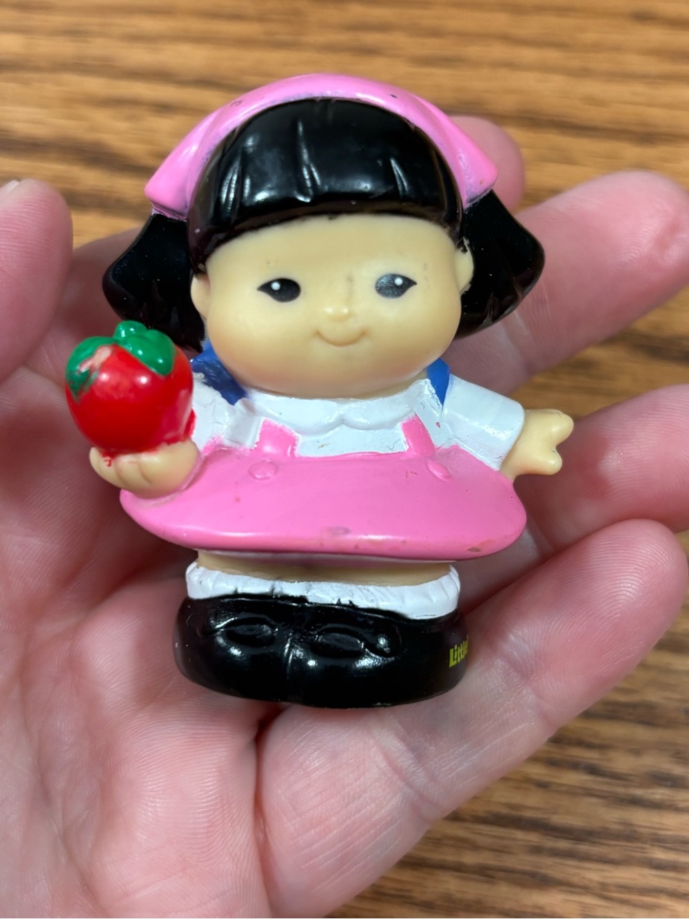 Vintage FISHER PRICE Little People Sonya Lee School Girl Apple Toy 2001 Mattel